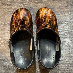 Dansko shoes size 40